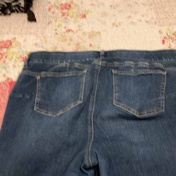 Torrid Bombshell Skinny Jeans - Picture 4 of 6